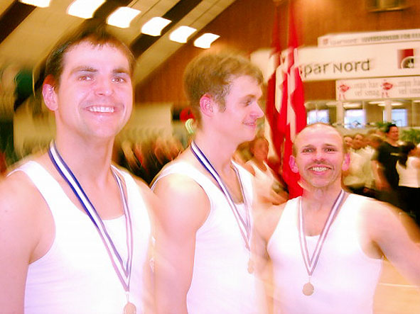 Glad træner